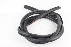 Ущільнювач двері передньої правої Toyota Venza (AV10) 2008-2017 623110T011 (81090)