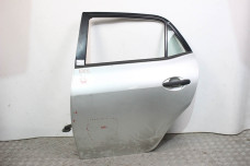 Двері задні ліві дефект Toyota Auris 2006-2012 6700402260 (81358)