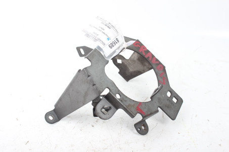 Кронштейн крепления ПТФ левый Mitsubishi Grandis 2004-2010  (81689)