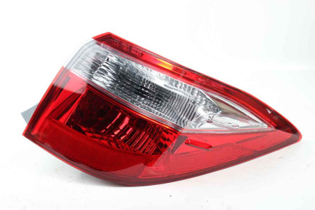 Фонарь правый новый лицензия USA Toyota Corolla E16 (E160) 2013-2018  (81698)