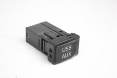 Блок AUX-USB Toyota Venza (AV10) 2008-2017 861900E030 (81807)