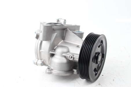 Помпа нова 2.4 (Jakoparts) Suzuki Grand Vitara (JB) 2006-2017 J1518031 (81884)