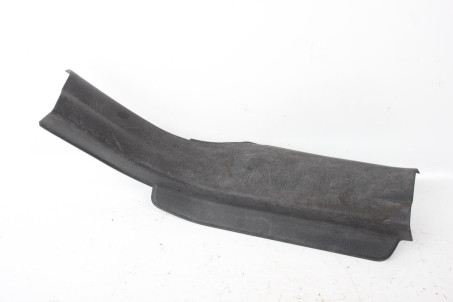 Накладка порога внутр. задняя правая Suzuki Grand Vitara (JB) 2006-2017 7617065J005PK (82132)