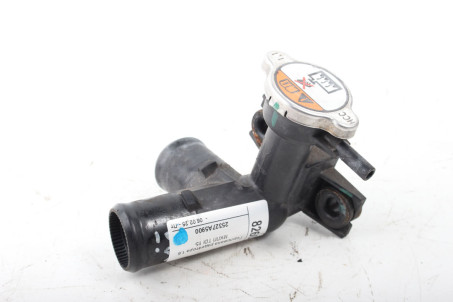 Горловина радиатора 1.6 МКПП TDI 15- Kia Ceed (JD) 2012-2019 25327A5900 (82608)