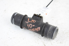 Фланець системи охолодження нижній 1.6 10- Nissan Qashqai (J10) 2007-2014 21537JD00A (82951)