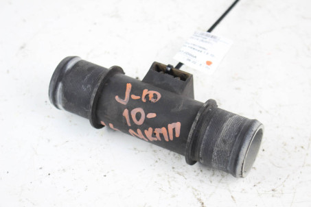 Фланець системи охолодження нижній 1.6 10- Nissan Qashqai (J10) 2007-2014 21537JD00A (82951)