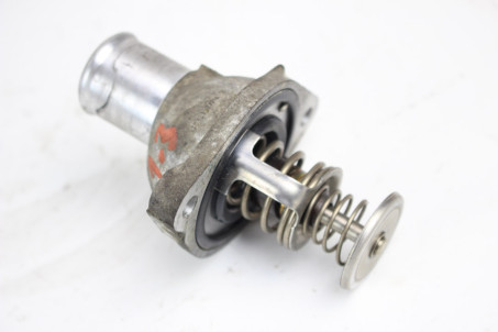 Корпус термостата 1.3 Toyota Yaris 2005-2011 163210J010 (83080)