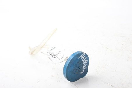 Крышка бачка омывателя Toyota Auris 2006-2012  (83327)