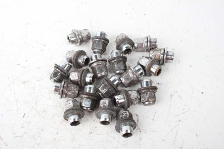 Гайки колеса комплект Toyota Auris 2006-2012  (83328)