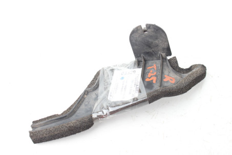 Пыльник переднего крыла правый верхний Toyota Avensis T25 (T250) 2003-2009 5315320010 (83329)