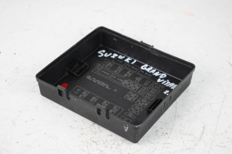 Кришка блоку запобіжників Suzuki Grand Vitara (JB) 2006-2017 3673864J00 (83449)