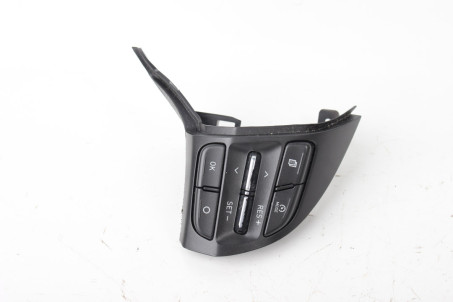 Кнопки управления на руль RH Hyundai I30 (PD) 2017- 96720G4130 (83574)