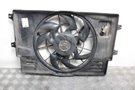 Диффузор с вентилятором комплект 1.6 TDI Hyundai I30 (PD) 2017- 25350F2200 (83647)