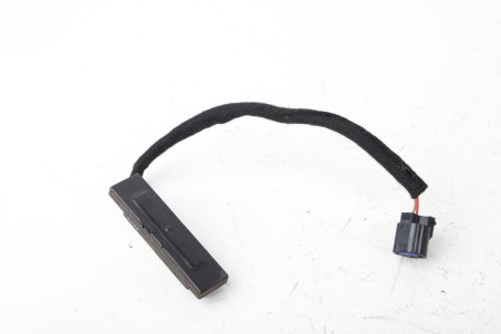 Кнопка кр. багажника хетчбек нев. дефект Hyundai I30 (PD) 2017- 81260G3000 (83760)