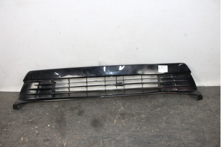 Решетка в бампер нижняя дефект 12- Toyota Prius (ZVW35) 2009-2015 5310247080B1 (84276)