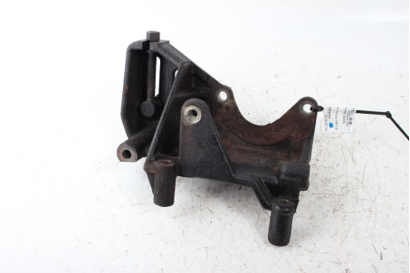 Кронштейн насоса ГУР 1.8 Mitsubishi Space Star 1998-2005 MD354753 (84333)