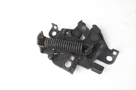 Замок капота під датчик Toyota Prius (ZVW35) 2009-2015 5351047090 (84631)