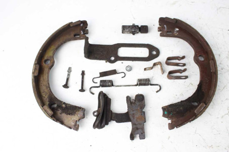 Механізм гальмівний правий Kia Sportage (QL) 2015-2021 58270D7000 (84832)