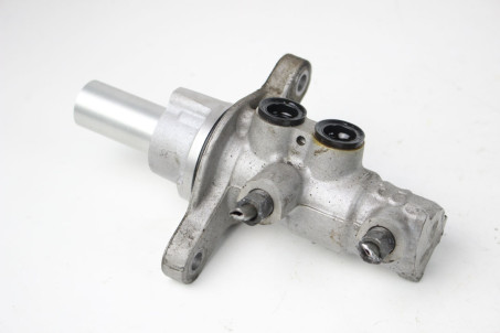 Циліндр гальмівний головний 1.6 Toyota Corolla E16 (E160) 2013-2018 4720109710 (84907)