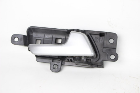 Ручка двері внутрішня права Kia Sportage (QL) 2015-2021 82620F1000KA1 (85094)