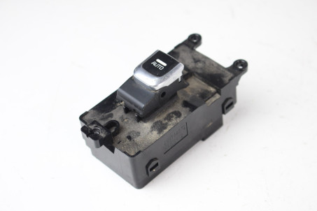 Кнопка склопідіймача одиночна передня права Kia Sorento (UM) 2015-2020 93576C5020 (85525)