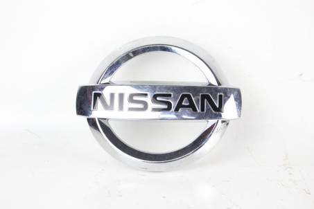 Эмблема решетки радиатора Nissan Tiida (C11) 2007-2013 62890EM30A (85703)