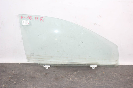 Скло двері переднє праве не оригінал Toyota Corolla E16 (E160) 2013-2018 26022556 (85806)
