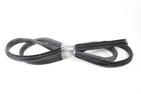 Уплотнитель двери передней правой Kia Soul (AM) 2008–2013 821202K000 (85986)