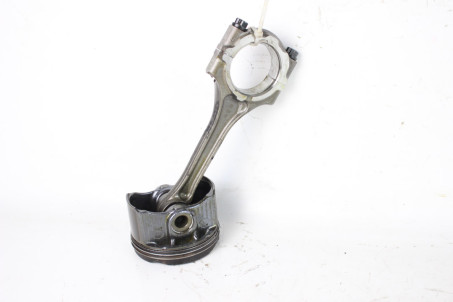 Шатун разом з поршнем 1.6 Toyota Corolla E16 (E160) 2013-2018 1320109A30 (86370)