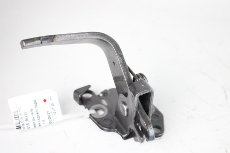 Кронштейн рычага переключения заднего хода 1.6 Toyota Corolla E16 (E160) 2013-2018 332400D021 (86428)