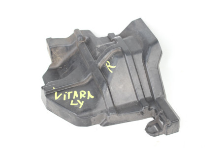 Воздуховод радиатора правый Suzuki Vitara (LY) 2015- 7178154P00 (98266) (кронштейн)