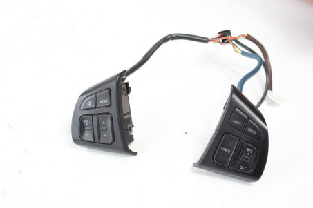 Кнопки керування на кермо Suzuki Vitara (LY) 2015-  (98642)