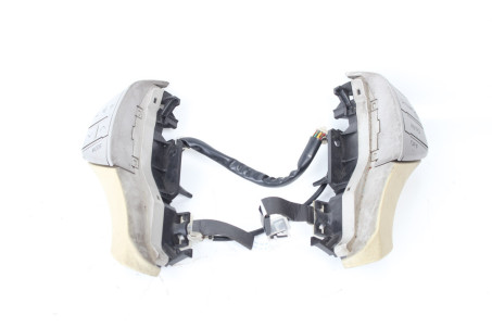 Кнопки керування на кермо бежеві Toyota Avalon (GSX30) 2005-2011 8425007013B0 (98767)
