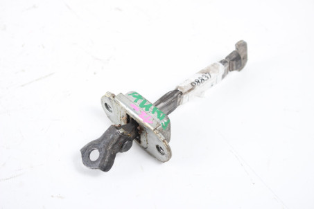 Ограничитель двери передний Toyota Auris 2012-2020 6861002240 (98837)