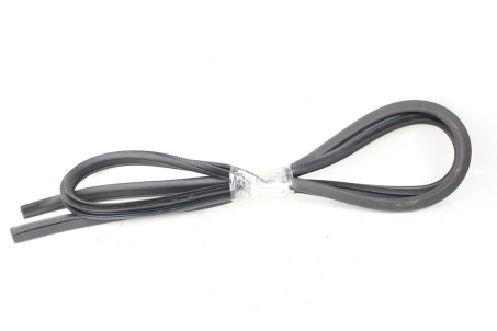 Уплотнитель двери передней правой Nissan X-Trail (T31) 2007-2012 76921JG00A (98896)