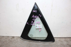 Скло в кузов заднє ліве з хромом хетчбек дефект Toyota Auris 2012-2020 6272002170 (98984)