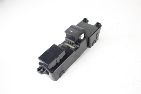 Кнопка стеклоподъёмника одиночная задняя Hyundai Tucson (TL) 2015–2020 93580D31314X (99210)