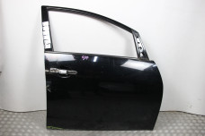 Дверь передняя правая дефект Mitsubishi Grandis 2004-2010 5700A036 (99820)