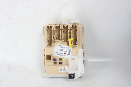 Блок предохранителей сервис Toyota Auris 2012-2020 8273012X70 (99895)