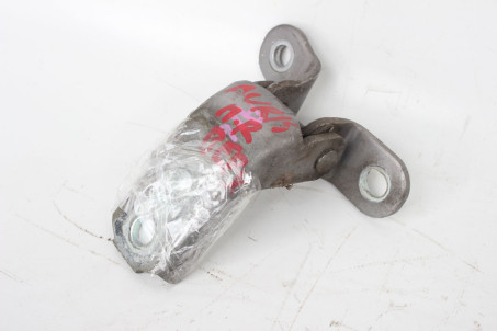 Петля двері передньої правої верх Toyota Auris 2012-2020 6871002060 (99923)