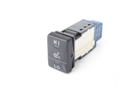 Кнопка підігріву сидіння RH Toyota Auris 2012-2020 8475112100 (99931)